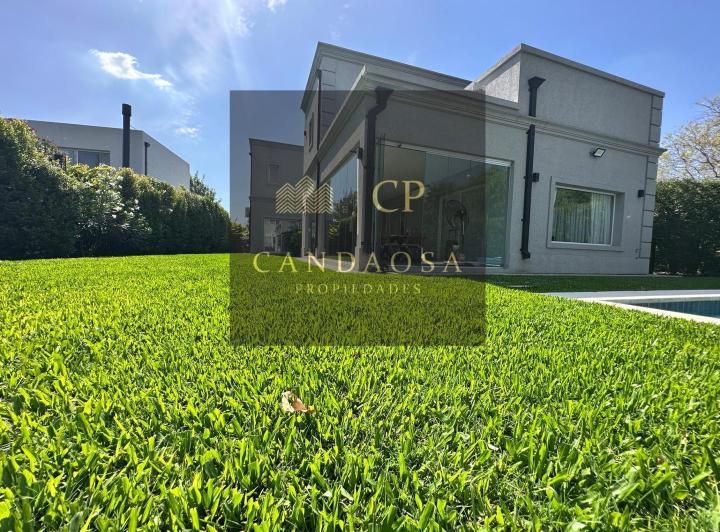 Casa · 314m² · 4 Ambientes · 7 Cocheras