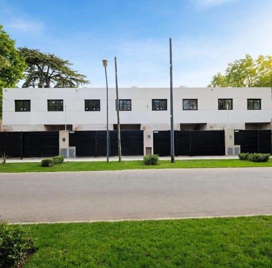 Casa · 105m² · 4 Ambientes · 1 Cochera