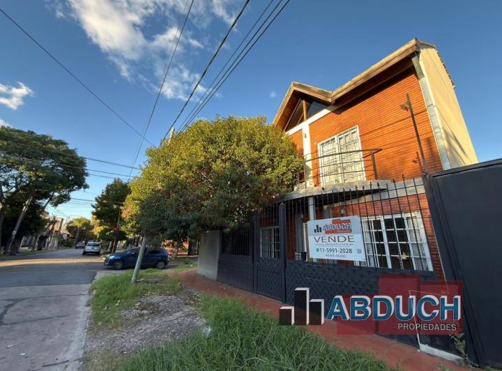 Casa · 117m² · 4 Ambientes · 1 Cochera