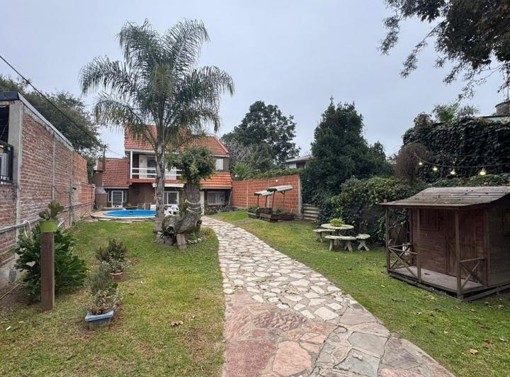Casa · 156m² · 3 Ambientes · 7 Cocheras