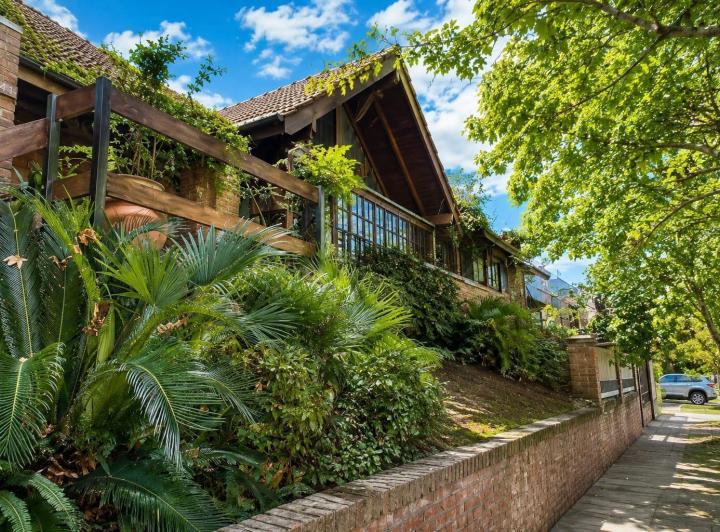 Casa · 240m² · 2 Cocheras