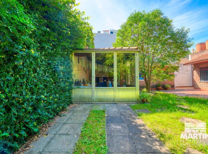 Casa · 180m² · 5 Ambientes · 2 Cocheras