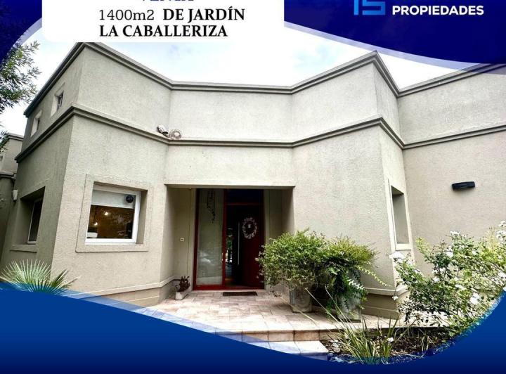 Casa · 340m² · 4 Ambientes · 1 Cochera