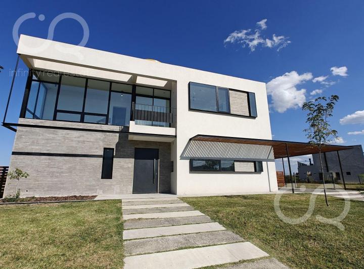 Casa · 175m² · 5 Ambientes · 2 Cocheras