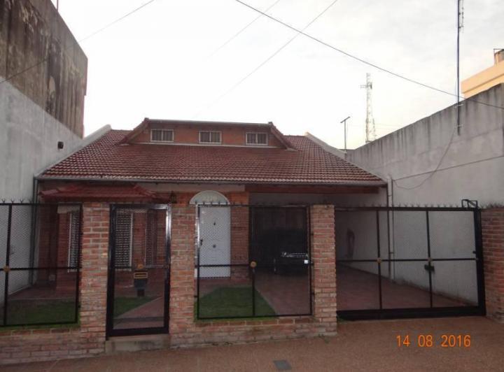 Casa · 222m² · 4 Ambientes · 2 Cocheras