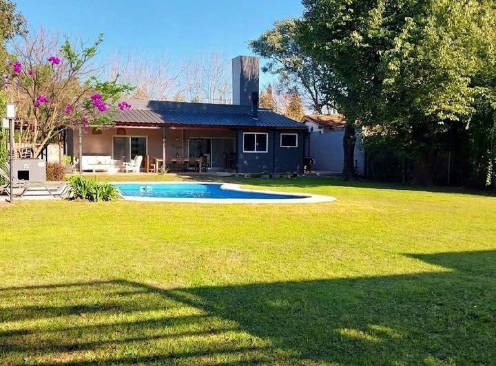 Casa · 185m² · 4 Ambientes · 2 Cocheras
