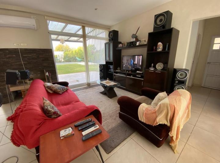 Casa · 160m² · 4 Ambientes · 1 Cochera