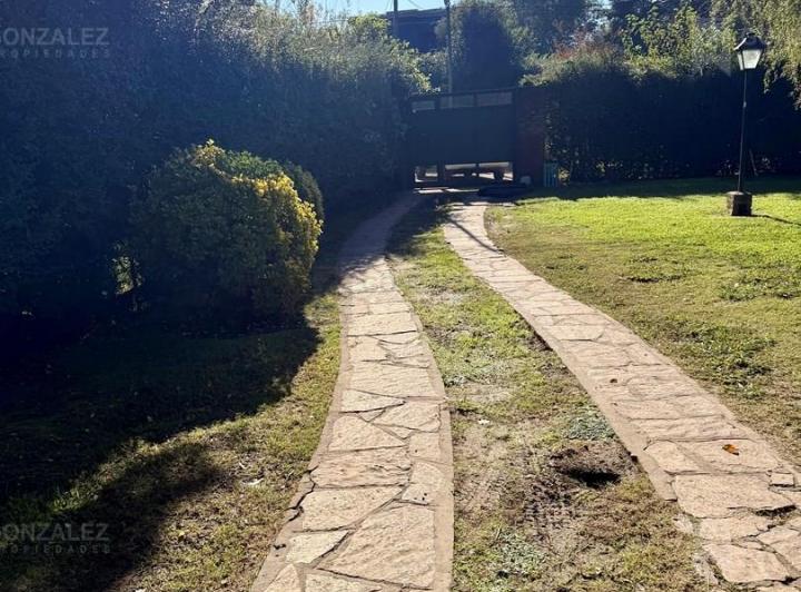 Casa · 95m² · 4 Ambientes · 1 Cochera