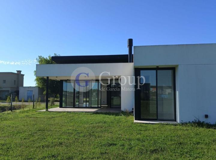 Casa · 136m² · 4 Ambientes · 1 Cochera