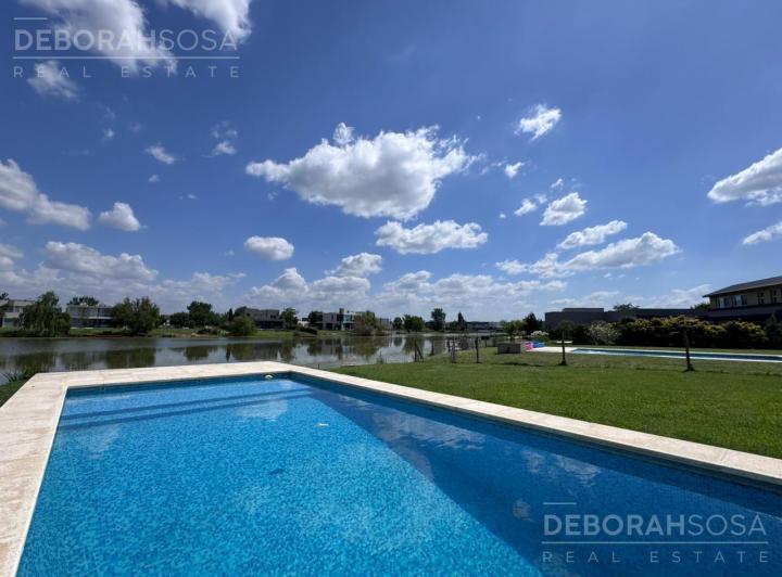 Casa · 205m² · 5 Ambientes · 1 Cochera