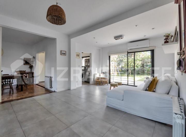 Casa · 165m² · 4 Ambientes · 1 Cochera