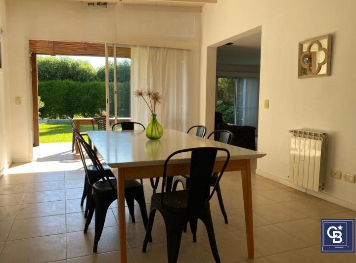Casa · 115m² · 4 Ambientes · 1 Cochera