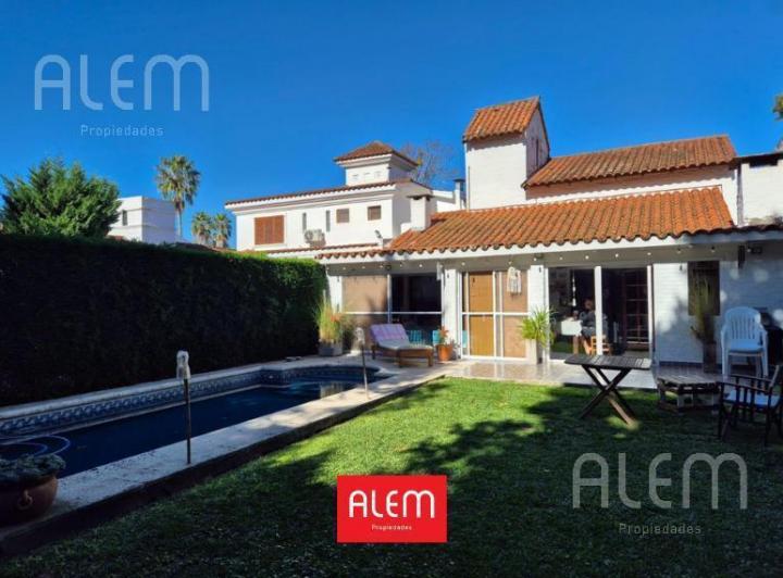 Casa · 160m² · 5 Ambientes · 1 Cochera
