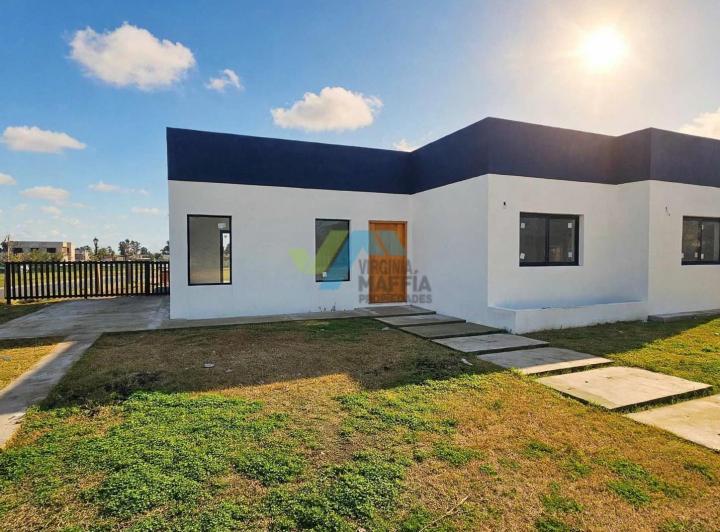 Casa · 144m² · 4 Ambientes · 2 Cocheras