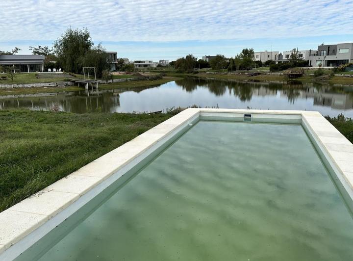 Casa · 196m² · 5 Ambientes · 1 Cochera