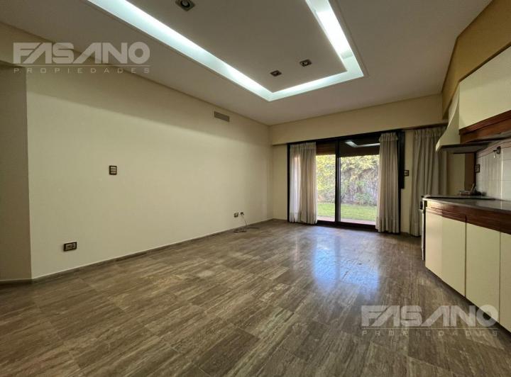 Casa · 231m² · 3 Ambientes · 2 Cocheras