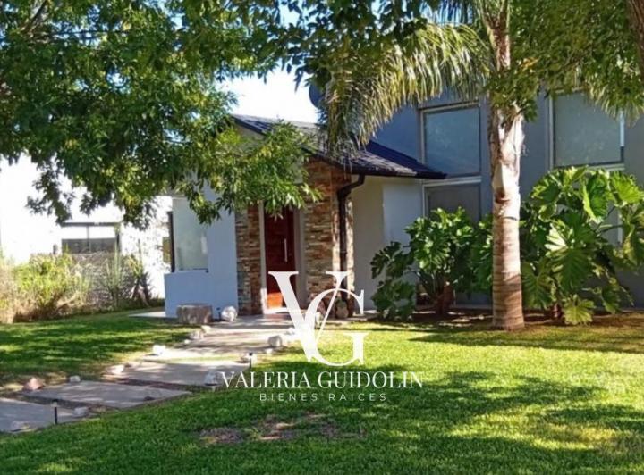 Casa · 160m² · 4 Ambientes · 2 Cocheras