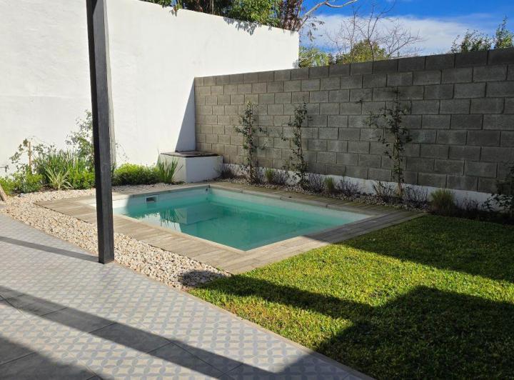 Casa · 117m² · 4 Ambientes · 2 Cocheras
