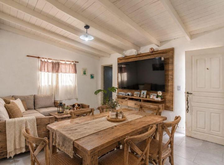 Casa · 142m² · 7 Ambientes · 2 Cocheras