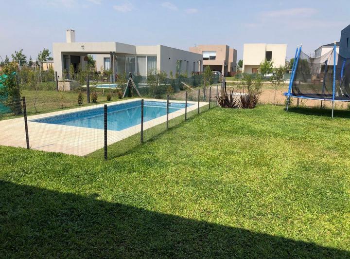 Casa · 150m² · 4 Ambientes · 2 Cocheras