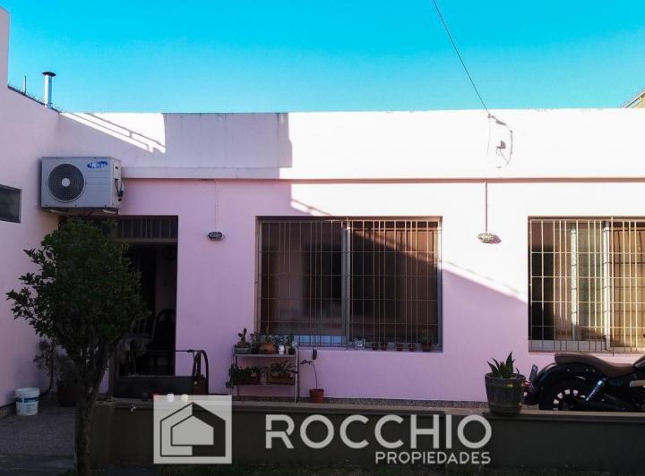 Casa · 70ha · 3 Ambientes · 2 Cocheras