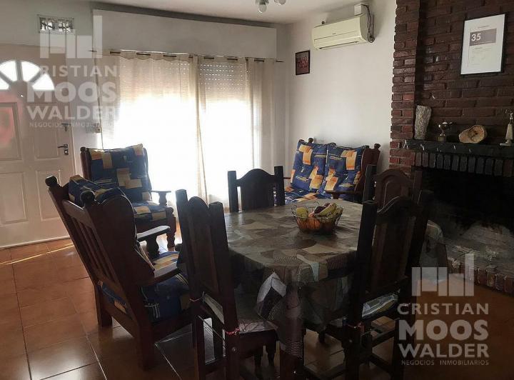Casa · 215m² · 5 Ambientes · 2 Cocheras