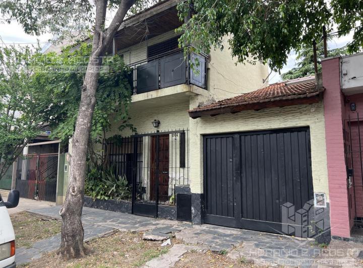 Casa · 170m² · 4 Ambientes · 2 Cocheras