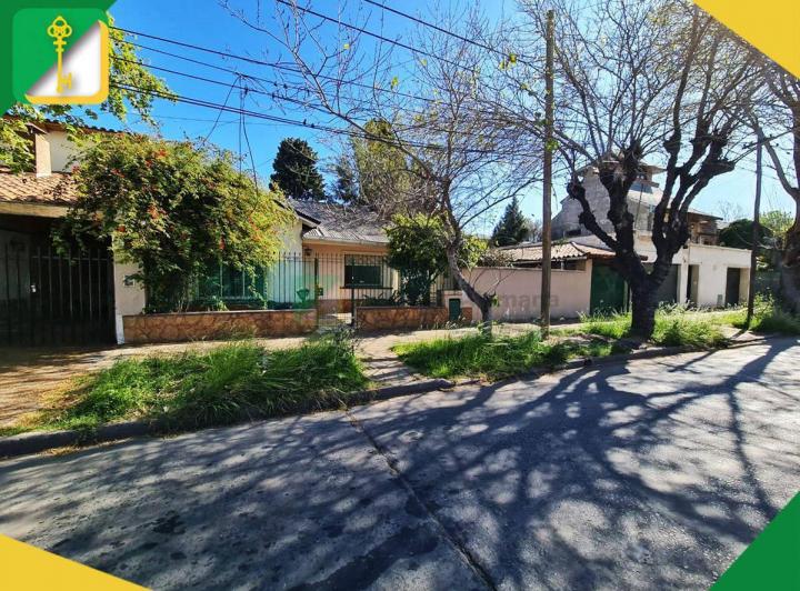 Casa · 200m² · 3 Ambientes · 1 Cochera