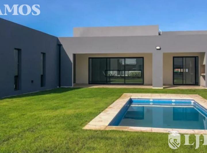 Casa · 190m² · 5 Ambientes · 2 Cocheras