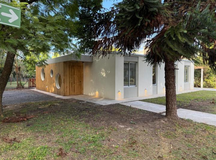Casa · 160m² · 5 Ambientes · 4 Cocheras