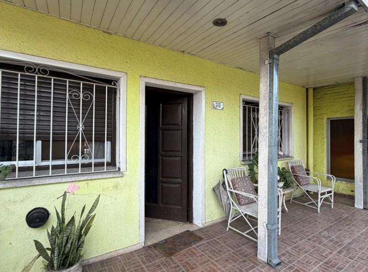Casa · 150m² · 6 Ambientes · 1 Cochera