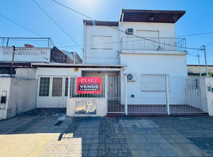 Casa · 147m² · 3 Ambientes · 2 Cocheras