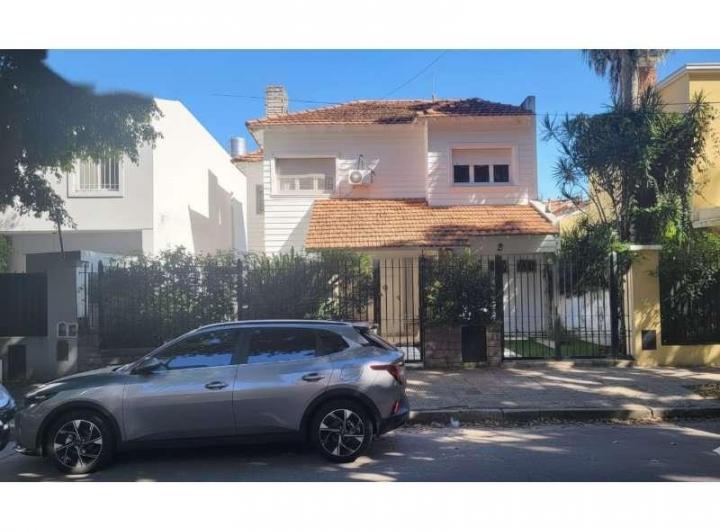 Casa · 208m² · 4 Ambientes · 1 Cochera