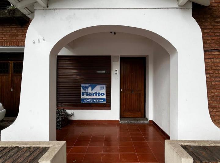 Casa · 350m² · 4 Ambientes · 1 Cochera