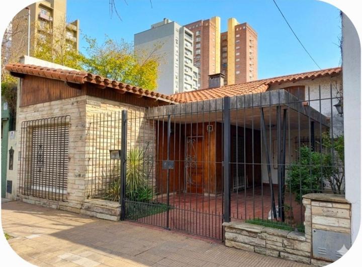 Casa · 186m² · 6 Ambientes · 1 Cochera