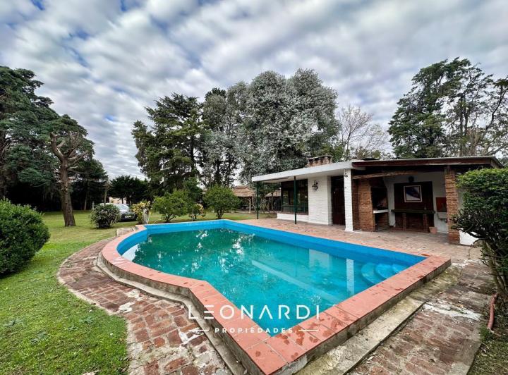 Casa · 100m² · 2 Ambientes · 1 Cochera