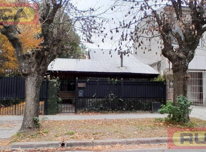 Casa · 380m² · 5 Ambientes · 2 Cocheras