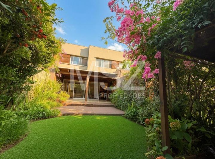 Casa · 138m² · 3 Dormitorios · 2 Cocheras