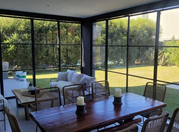 Casa · 220m² · 5 Ambientes