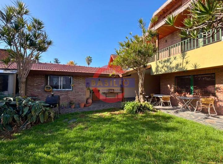 Casa · 357m² · 6 Ambientes · 2 Cocheras
