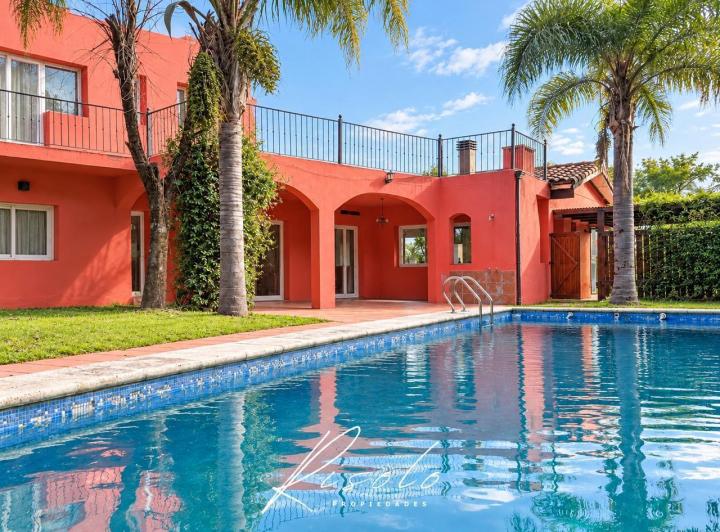 Casa · 170m² · 5 Ambientes · 2 Cocheras