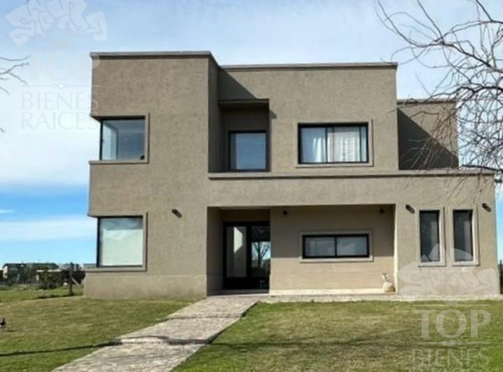 Casa · 800ha · 2 Cocheras