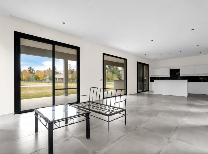 Casa · 166m² · 4 Ambientes · 2 Cocheras