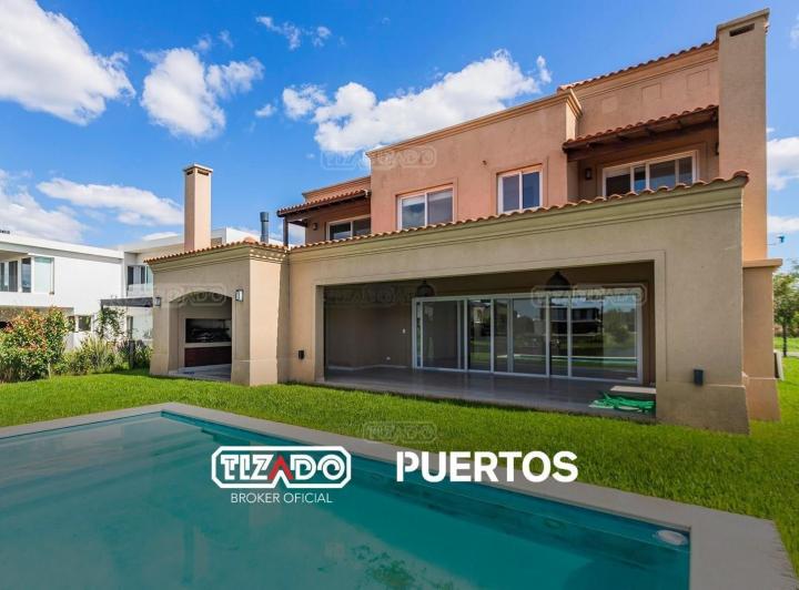 Casa · 240m² · 4 Ambientes · 1 Cochera