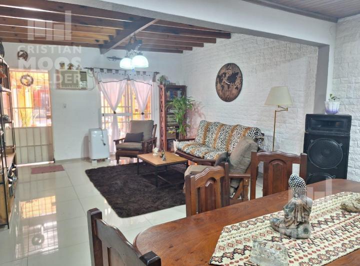 Casa · 257m² · 4 Ambientes · 3 Cocheras