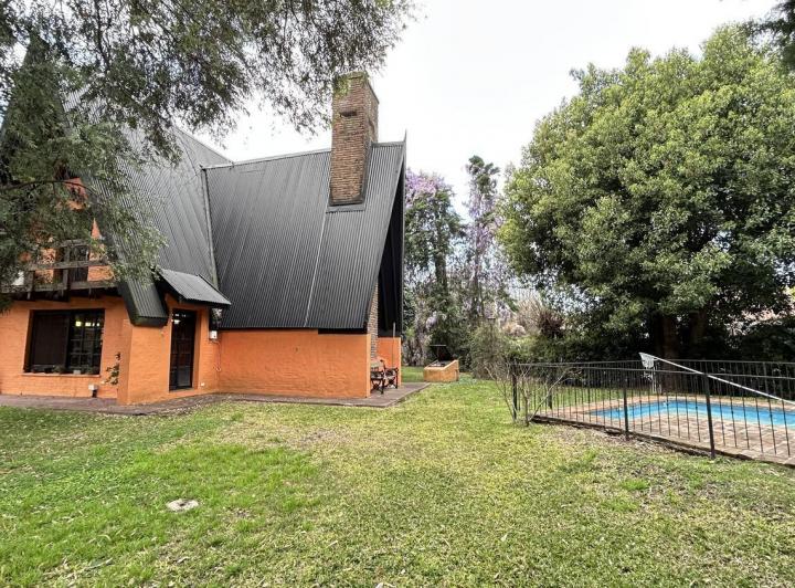 Casa · 130m² · 5 Ambientes · 2 Cocheras