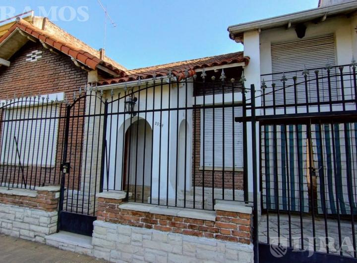 Casa · 122m² · 5 Ambientes · 2 Cocheras