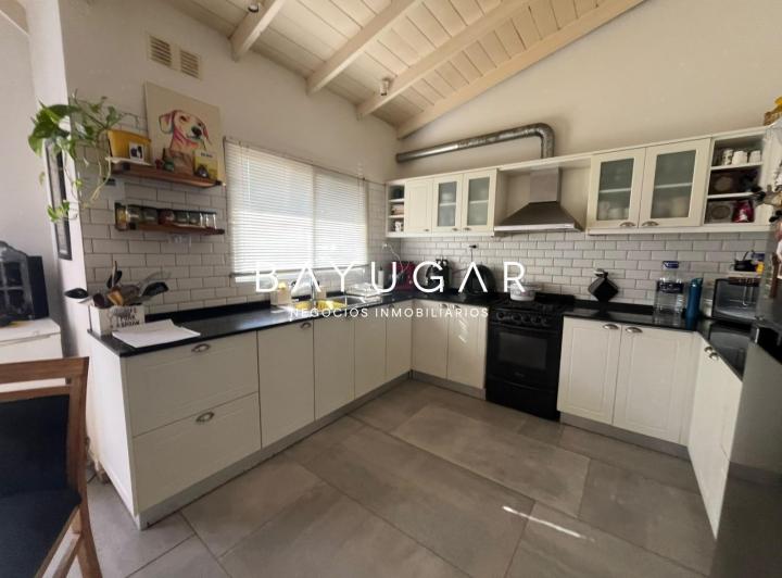 Casa · 135m² · 4 Ambientes · 3 Cocheras