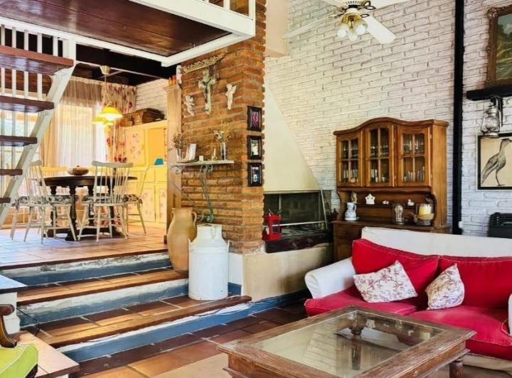Casa · 73m² · 4 Ambientes · 1 Cochera