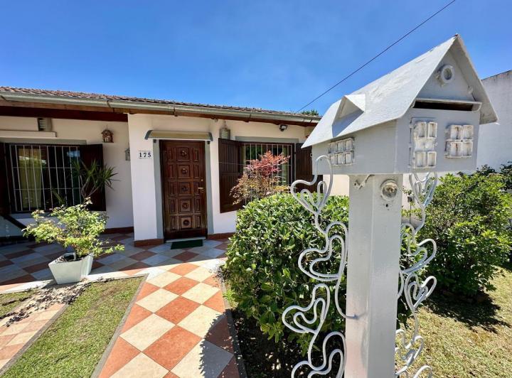 Casa · 100m² · 3 Ambientes · 1 Cochera